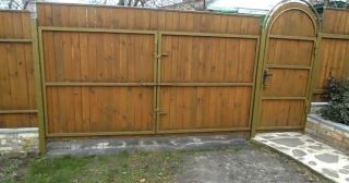 Купить распашные ворота деревянные Качканар, цена от 2696 руб.